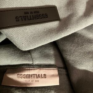 Fear of God Essential Relaxed hoodie ‘Sycamore’
